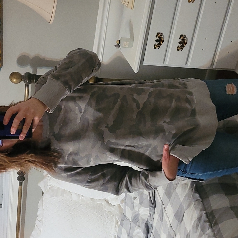 Camo sweatshirt